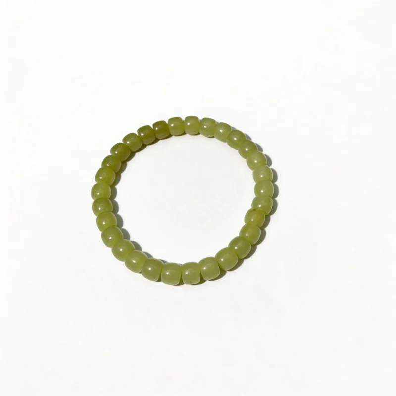 Hetian Jade Bracelet – clean white background product photo | QZZEN