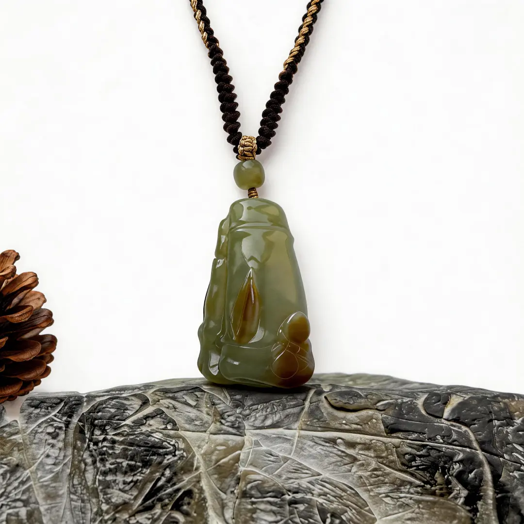 Hetian Jade Bracelet bead texture close-up with natural inclusions | QZZEN